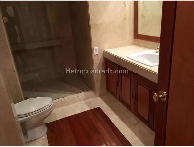 Apartamento de 3 alcobas en venta en Los Rosales, Bogotá, 245 m² · foto 6 de 18