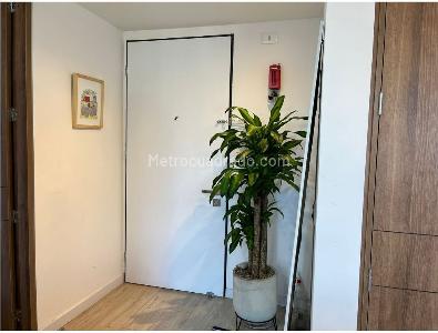 Apartamento de 2 alcobas en venta en Chapinero, Bogotá, 67 m² · foto 2 de 12
