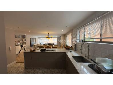 Apartamento de 3 alcobas en venta en Chico Norte, Bogotá, 183 m² · foto 5 de 17