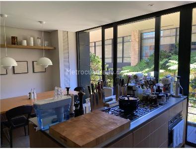 Apartamento de 3 alcobas en venta en Rosales Alto, Bogotá, 212 m² · foto 9 de 18