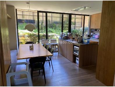 Apartamento de 3 alcobas en venta en Rosales Alto, Bogotá, 212 m² · foto 3 de 18