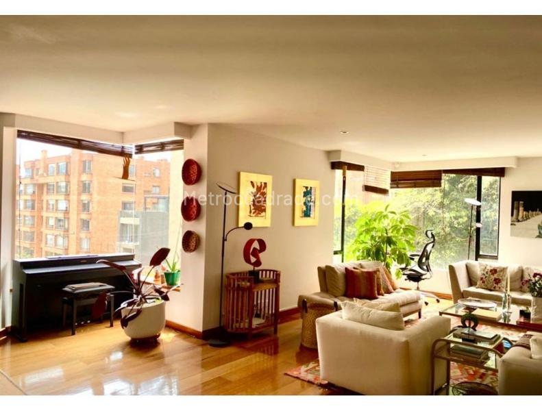 Apartamento en Arriendo, LAS ROSALES, Bogotá D.C.