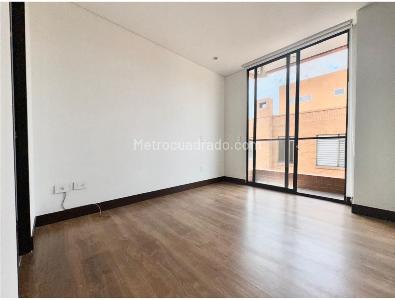 Apartamento de 3 alcobas en venta en Chico Navarra, Bogotá, 180 m² · foto 15 de 17