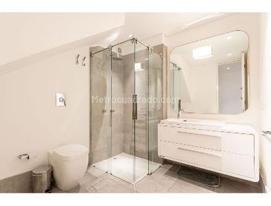 Apartamento de 2 alcobas en venta en Chico Reservado, Bogotá, 166 m² · foto 10 de 13