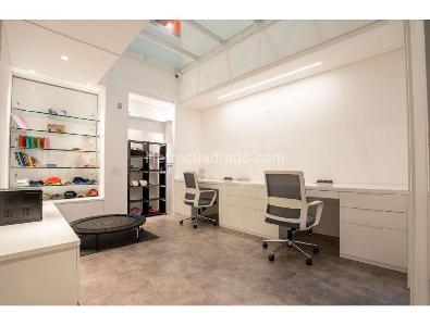 Apartamento de 2 alcobas en venta en Chico Reservado, Bogotá, 166 m² · foto 2 de 13