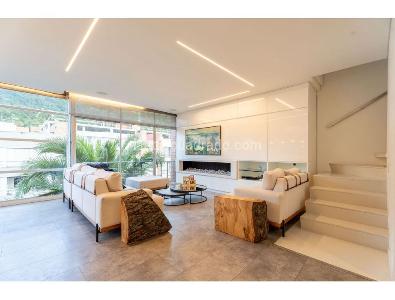 Apartamento de 2 alcobas en venta en Chico Reservado, Bogotá, 166 m² · foto 3 de 13
