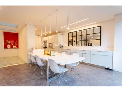 Apartamento de 2 alcobas en venta en Chico Reservado, Bogotá, 166 m² · foto 4 de 13