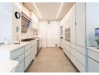 Apartamento de 2 alcobas en venta en Chico Reservado, Bogotá, 166 m² · foto 6 de 13