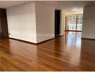 Apartamento de 3 alcobas en venta en Los Rosales, Bogotá, 230 m² · foto 4 de 14