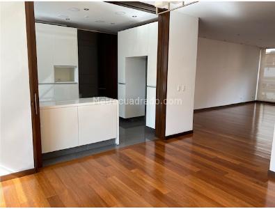 Apartamento de 3 alcobas en venta en Los Rosales, Bogotá, 230 m² · foto 6 de 14