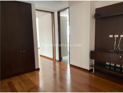 Apartamento de 3 alcobas en venta en Los Rosales, Bogotá, 230 m² · foto 8 de 14