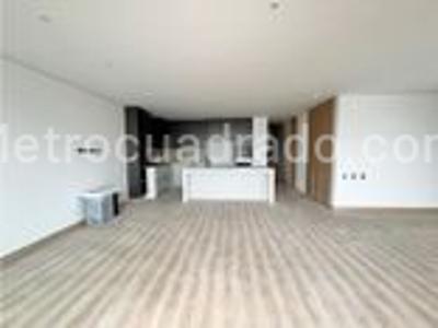 Apartamento de 3 alcobas en venta en Chico Norte, Bogotá, 133 m² · foto 8 de 11
