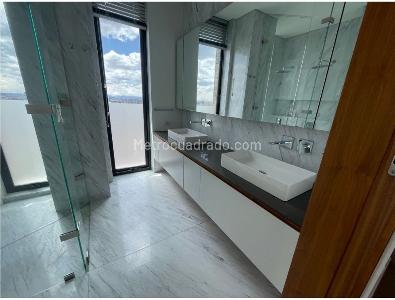 Apartamento de 3 alcobas en venta en Chico, Bogotá, 280 m² · foto 19 de 19