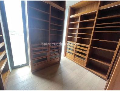 Apartamento de 3 alcobas en venta en Chico, Bogotá, 280 m² · foto 18 de 19