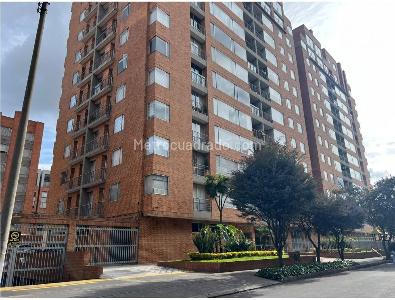 Apartamento de 3 alcobas en venta en Colina Campestre, Bogotá, 116 m² · foto 2 de 17
