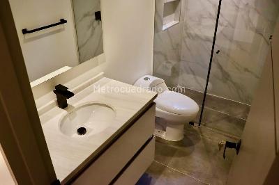 Apartamento de 2 alcobas en arriendo en Los Rosales, Bogotá, 81 m² · foto 7 de 11