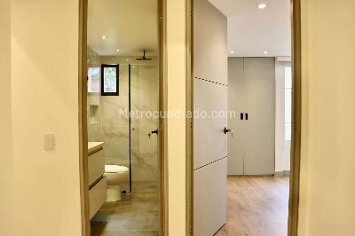Apartamento de 2 alcobas en arriendo en Los Rosales, Bogotá, 81 m² · foto 9 de 11