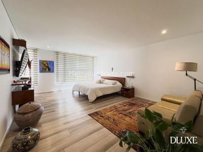 Apartamento de 3 alcobas en venta en Chico Norte, Bogotá, 160 m² · foto 2 de 12