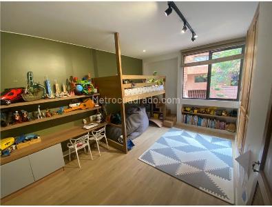 Apartamento de 2 alcobas en venta en Los Rosales, Bogotá, 175 m² · foto 11 de 18