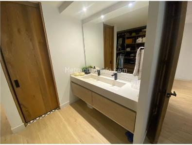 Apartamento de 2 alcobas en venta en Los Rosales, Bogotá, 175 m² · foto 14 de 18