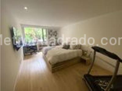 Apartamento de 2 alcobas en venta en Los Rosales, Bogotá, 175 m² · foto 17 de 18