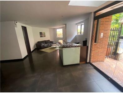 Apartamento de 2 alcobas en venta en Los Rosales, Bogotá, 175 m² · foto 2 de 18