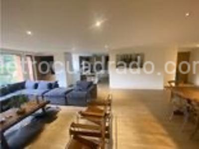 Apartamento de 2 alcobas en venta en Los Rosales, Bogotá, 175 m² · foto 2 de 17