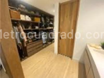 Apartamento de 2 alcobas en venta en Los Rosales, Bogotá, 175 m² · foto 6 de 17