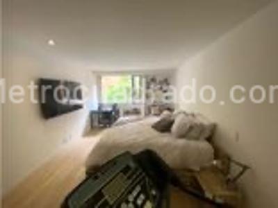 Apartamento de 2 alcobas en venta en Los Rosales, Bogotá, 175 m² · foto 9 de 17