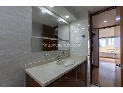 Apartamento en venta en Gratamira, Bogotá · foto 4 de 9