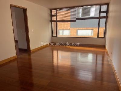 Apartamento de 3 alcobas en venta en La Cabrera, Bogotá, 290 m² · foto 3 de 17
