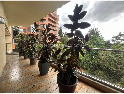 Apartamento de 3 alcobas en venta en Los Rosales, Bogotá, 284 m² · foto 8 de 17