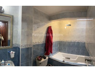 Apartamento de 3 alcobas en venta en San Patricio, Bogotá, 172 m² · foto 15 de 16