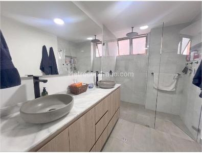 Apartamento de 3 alcobas en venta en Chico Norte, Bogotá, 143 m² · foto 15 de 19