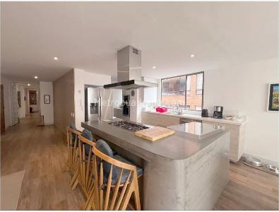 Apartamento de 3 alcobas en venta en Chico Norte, Bogotá, 143 m² · foto 8 de 19