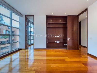 Apartamento de 5 alcobas en venta en La Cabrera, Bogotá, 546 m² · foto 10 de 20