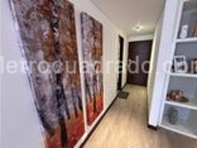 Apartamento de 3 alcobas en venta en Chico San Patricio, Bogotá, 167 m² · foto 10 de 18