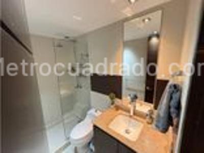 Apartamento de 3 alcobas en venta en Chico San Patricio, Bogotá, 167 m² · foto 13 de 18