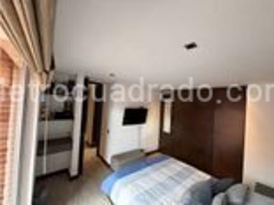 Apartamento de 3 alcobas en venta en Chico San Patricio, Bogotá, 167 m² · foto 16 de 18