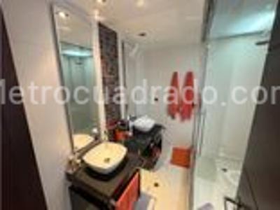 Apartamento de 3 alcobas en venta en Chico San Patricio, Bogotá, 167 m² · foto 17 de 18