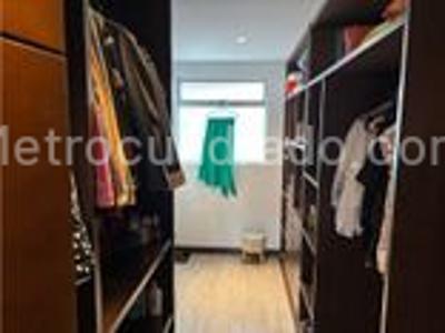 Apartamento de 3 alcobas en venta en Chico San Patricio, Bogotá, 167 m² · foto 18 de 18