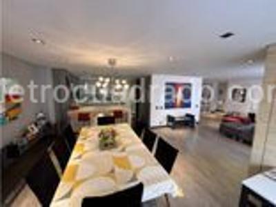 Apartamento de 3 alcobas en venta en Chico San Patricio, Bogotá, 167 m² · foto 5 de 18