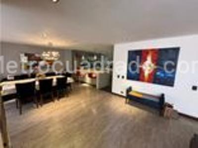 Apartamento de 3 alcobas en venta en Chico San Patricio, Bogotá, 167 m² · foto 8 de 18