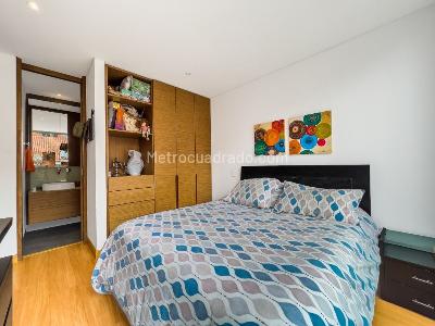 Apartamento de 2 alcobas en venta en Chico Norte, Bogotá, 130 m² · foto 11 de 19