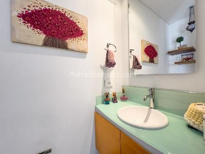 Apartamento de 2 alcobas en venta en Chico Norte, Bogotá, 130 m² · foto 12 de 19