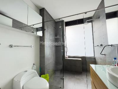 Apartamento de 2 alcobas en venta en Chico Norte, Bogotá, 130 m² · foto 5 de 19