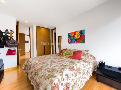 Apartamento de 2 alcobas en venta en Chico Norte, Bogotá, 130 m² · foto 6 de 19