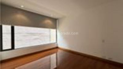 Apartamento de 2 alcobas en venta en Chico Norte, Bogotá, 123 m² · foto 3 de 9