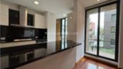 Apartamento de 2 alcobas en venta en Chico Norte, Bogotá, 123 m² · foto 7 de 9