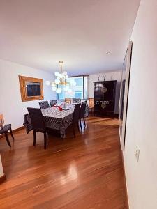Apartamento de 3 alcobas en venta en Chico, Bogotá, 172 m² · foto 3 de 4